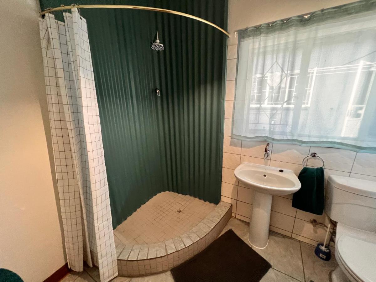 Firefly Budget Friendly Guest House Kempton Park Dış mekan fotoğraf
