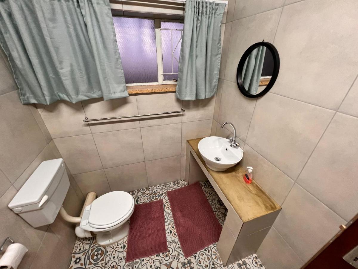 Firefly Budget Friendly Guest House Kempton Park Dış mekan fotoğraf