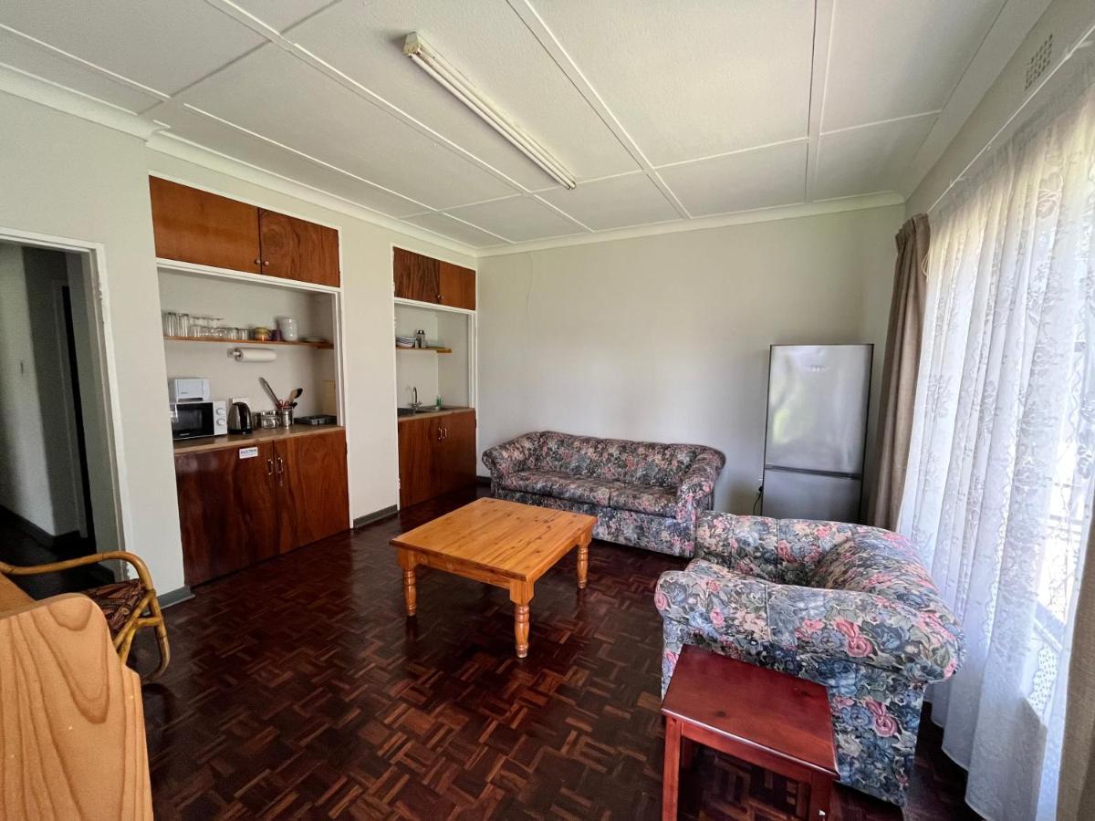 Firefly Budget Friendly Guest House Kempton Park Dış mekan fotoğraf