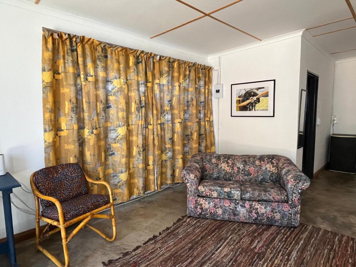 Firefly Budget Friendly Guest House Kempton Park Dış mekan fotoğraf