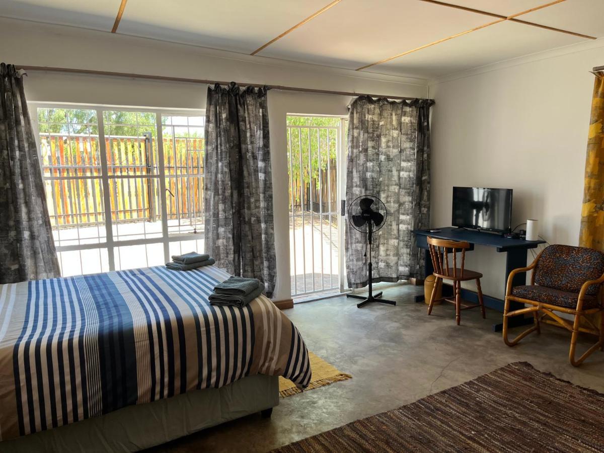 Firefly Budget Friendly Guest House Kempton Park Dış mekan fotoğraf